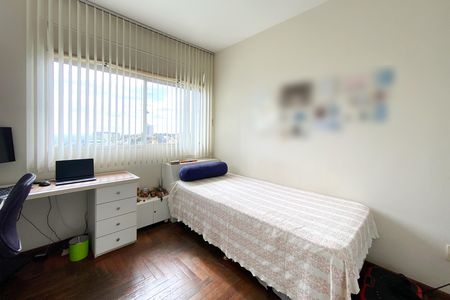 Casa à venda com 370m², 4 quartos e 4 vagas Casa à venda com 370m², 4 quartos e 4 vagasQuarto 3