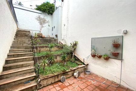 Casa à venda com 370m², 4 quartos e 4 vagas Casa à venda com 370m², 4 quartos e 4 vagasQuintal