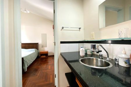 Casa à venda com 370m², 4 quartos e 4 vagas Casa à venda com 370m², 4 quartos e 4 vagasLavabo