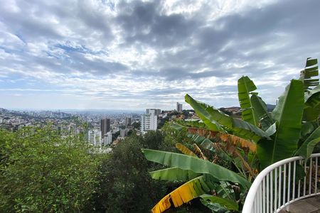 Casa à venda com 370m², 4 quartos e 4 vagas Casa à venda com 370m², 4 quartos e 4 vagasVista da Sala