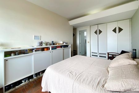 Casa à venda com 370m², 4 quartos e 4 vagas Casa à venda com 370m², 4 quartos e 4 vagasSuite 1