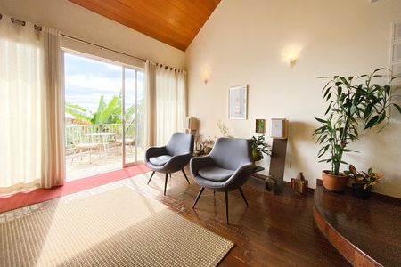 Casa à venda com 370m², 4 quartos e 4 vagas Casa à venda com 370m², 4 quartos e 4 vagasSala