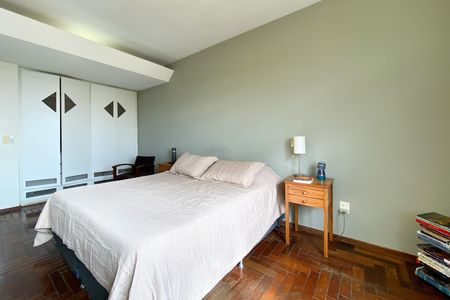 Casa à venda com 370m², 4 quartos e 4 vagas Casa à venda com 370m², 4 quartos e 4 vagasSuite 1