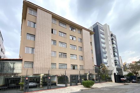 Apartamento para alugar com 110m², 3 quartos e 1 vaga Apartamento para alugar com 110m², 3 quartos e 1 vagaFachada