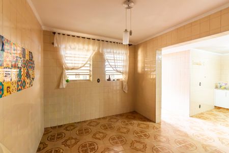 Casa para alugar com 350m², 3 quartos e 2 vagasCozinha 