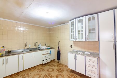 Casa para alugar com 350m², 3 quartos e 2 vagasCozinha 