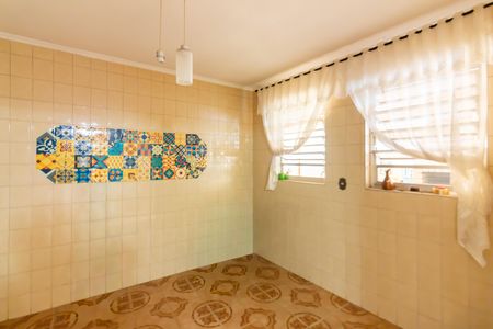 Casa para alugar com 350m², 3 quartos e 2 vagasCozinha 