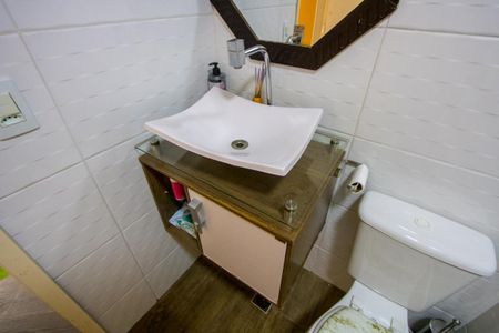 Apartamento à venda com 56m², 3 quartos e 1 vaga Apartamento à venda com 56m², 3 quartos e 1 vagaBanheiro