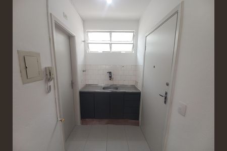 Studio à venda com 29m², 1 quarto e sem vaga Studio à venda com 29m², 1 quarto e sem vagaCozinha - Armários