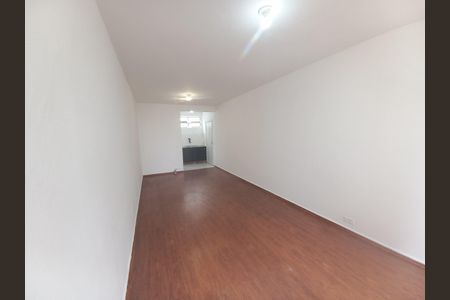 Studio à venda com 29m², 1 quarto e sem vaga Studio à venda com 29m², 1 quarto e sem vagaSala - Quarto
