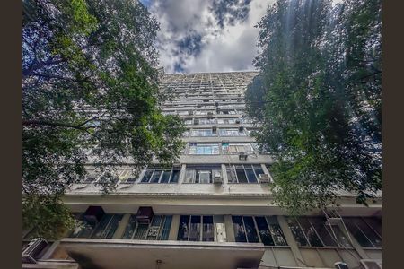 Fachada de kitnet/studio à venda com 1 quarto, 30m² em Centro, Rio de Janeiro