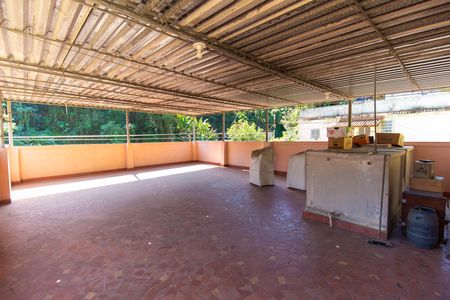 Casa à venda com 115m², 3 quartos e 1 vaga Casa à venda com 115m², 3 quartos e 1 vagaTerraço