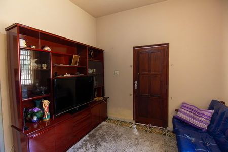 Sala de casa à venda com 3 quartos, 115m² em Caramujo, Niterói
