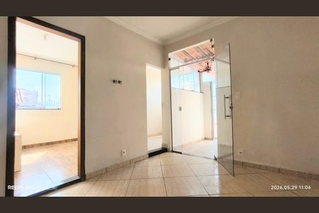 Sala de casa para alugar com 2 quartos, 80m² em Pompéia, Belo Horizonte