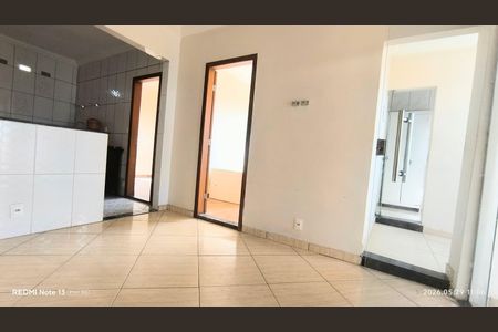 Sala de casa para alugar com 2 quartos, 80m² em Pompéia, Belo Horizonte