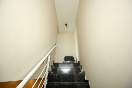 Apartamento à venda com 108m², 2 quartos e 1 vagaEscada