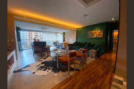 Apartamento à venda com 115m², 2 quartos e 2 vagas Apartamento à venda com 115m², 2 quartos e 2 vagasFoto 02