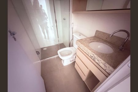 Apartamento para alugar com 81m², 2 quartos e 1 vaga Apartamento para alugar com 81m², 2 quartos e 1 vagaBanheiro