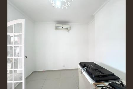 Casa à venda com 355m², 3 quartos e 4 vagas Casa à venda com 355m², 3 quartos e 4 vagasQuarto
