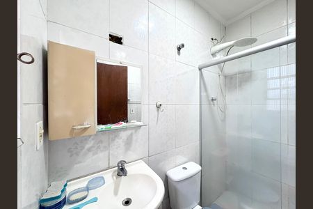 Casa à venda com 355m², 3 quartos e 4 vagas Casa à venda com 355m², 3 quartos e 4 vagasBanheiro da Edícula