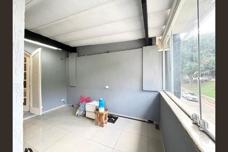 Casa à venda com 355m², 3 quartos e 4 vagas Casa à venda com 355m², 3 quartos e 4 vagasVaranda da Suíte