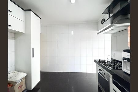 Casa à venda com 355m², 3 quartos e 4 vagas Casa à venda com 355m², 3 quartos e 4 vagasCozinha