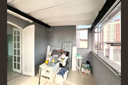 Casa à venda com 355m², 3 quartos e 4 vagas Casa à venda com 355m², 3 quartos e 4 vagasVaranda do Quarto