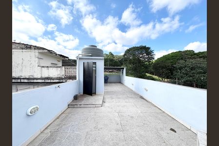 Casa à venda com 355m², 3 quartos e 4 vagas Casa à venda com 355m², 3 quartos e 4 vagasTerraço