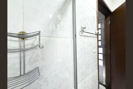 Casa à venda com 355m², 3 quartos e 4 vagas Casa à venda com 355m², 3 quartos e 4 vagasBanheiro da Edícula