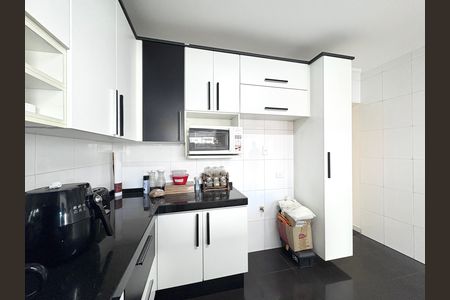 Casa à venda com 355m², 3 quartos e 4 vagas Casa à venda com 355m², 3 quartos e 4 vagasCozinha