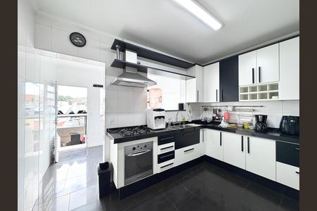 Casa à venda com 355m², 3 quartos e 4 vagas Casa à venda com 355m², 3 quartos e 4 vagasCozinha