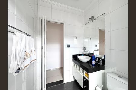 Casa à venda com 355m², 3 quartos e 4 vagas Casa à venda com 355m², 3 quartos e 4 vagasBanheiro