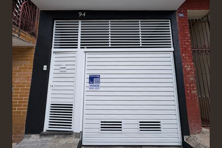 Casa à venda com 355m², 3 quartos e 4 vagas Casa à venda com 355m², 3 quartos e 4 vagasFachada
