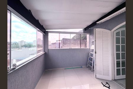 Casa à venda com 355m², 3 quartos e 4 vagas Casa à venda com 355m², 3 quartos e 4 vagasVaranda do Quarto