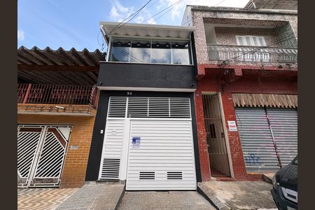 Casa à venda com 355m², 3 quartos e 4 vagas Casa à venda com 355m², 3 quartos e 4 vagasFachada