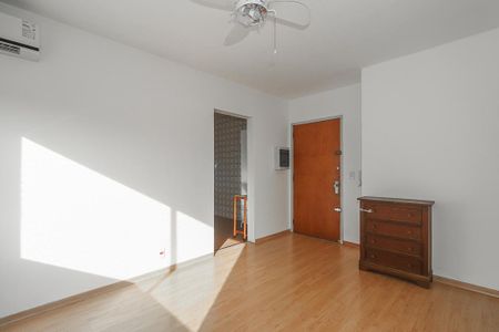 Sala de apartamento para alugar com 2 quartos, 60m² em Passo D’areia, Porto Alegre