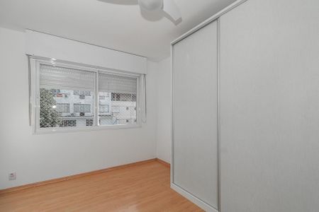 Quarto de apartamento para alugar com 2 quartos, 60m² em Passo D’areia, Porto Alegre