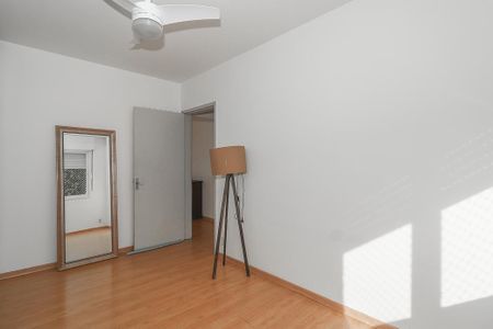 Quarto de apartamento para alugar com 2 quartos, 60m² em Passo D’areia, Porto Alegre