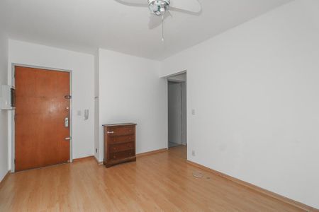 Sala de apartamento para alugar com 2 quartos, 60m² em Passo D’areia, Porto Alegre
