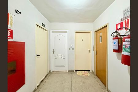 Apartamento à venda com 78m², 2 quartos e 2 vagas Apartamento à venda com 78m², 2 quartos e 2 vagasHall Apartamento
