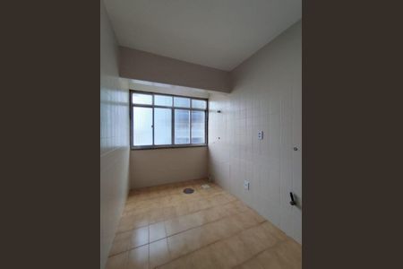 Cozinha de apartamento para alugar com 2 quartos, 95m² em Passo d’Areia, Porto Alegre