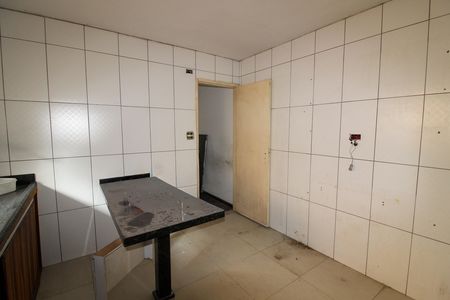 Cozinha de casa para alugar com 2 quartos, 90m² em Jardim Ivana, São Paulo