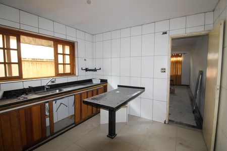 Cozinha de casa para alugar com 2 quartos, 90m² em Jardim Ivana, São Paulo