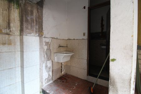 Área de Serviço de casa para alugar com 2 quartos, 90m² em Jardim Ivana, São Paulo