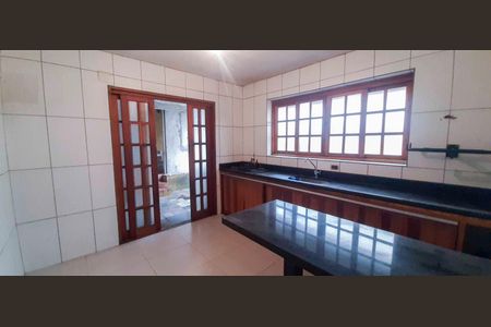 Casa para alugar com 90m², 2 quartos e 2 vagas Casa para alugar com 90m², 2 quartos e 2 vagasCozinha