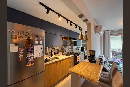 Apartamento para alugar com 134m², 3 quartos e 2 vagas Apartamento para alugar com 134m², 3 quartos e 2 vagasCozinha e Área de Serviço