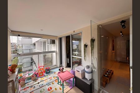 Apartamento para alugar com 134m², 3 quartos e 2 vagas Apartamento para alugar com 134m², 3 quartos e 2 vagasVaranda