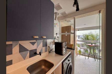 Apartamento para alugar com 134m², 3 quartos e 2 vagas Apartamento para alugar com 134m², 3 quartos e 2 vagasCozinha e Área de Serviço