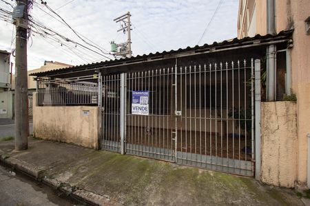 Casa à venda com 80m², 3 quartos e 1 vaga Casa à venda com 80m², 3 quartos e 1 vagaFachada