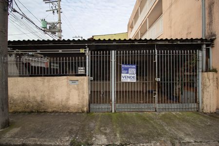 Casa à venda com 80m², 3 quartos e 1 vaga Casa à venda com 80m², 3 quartos e 1 vagaFachada